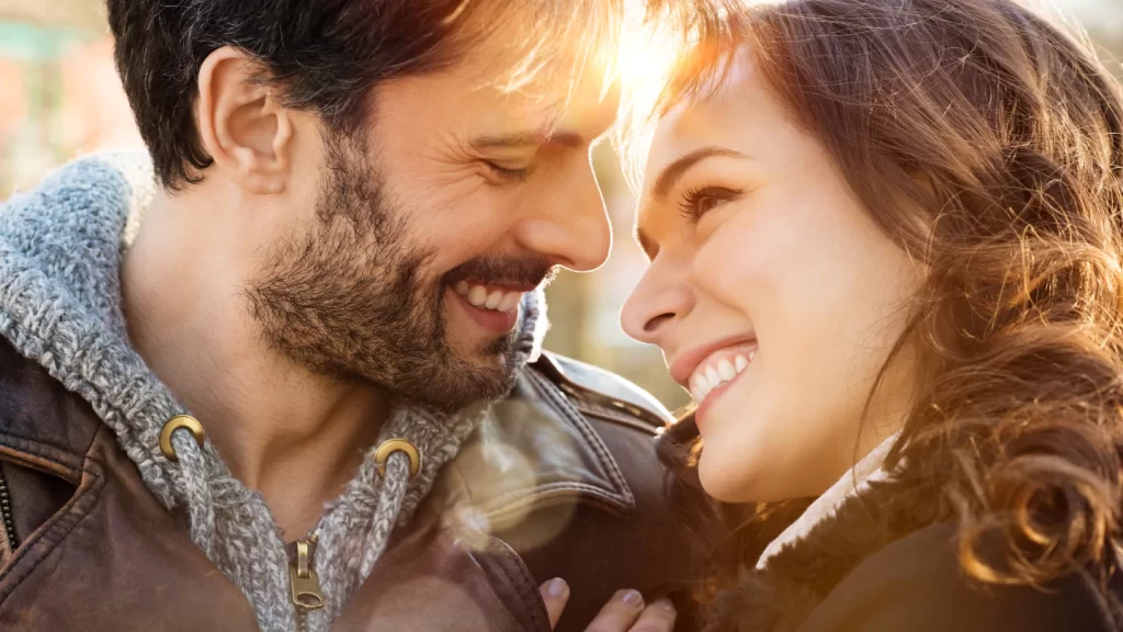 8 gestes d'amour que les femmes révèlent seulement aux hommes qu'elles Aiment