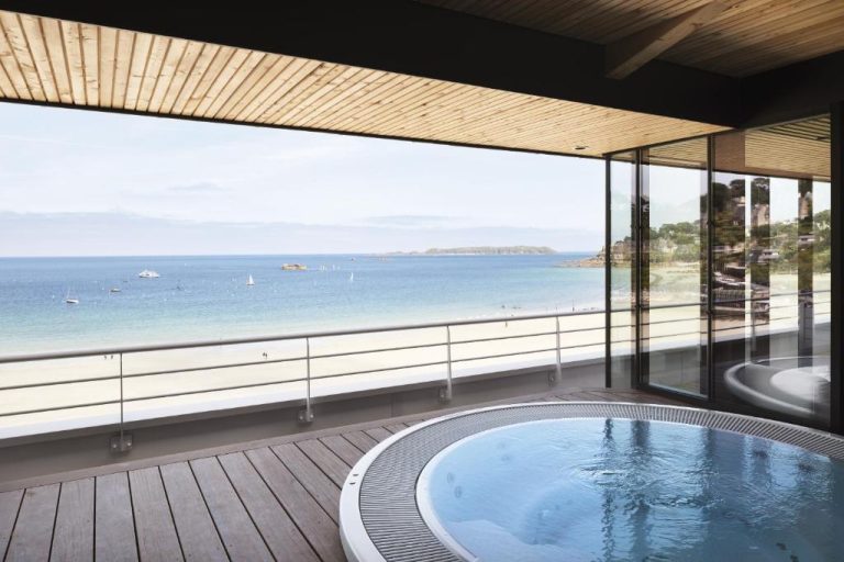 Grand Hôtel Perros-Guirec & Vue sur Mer