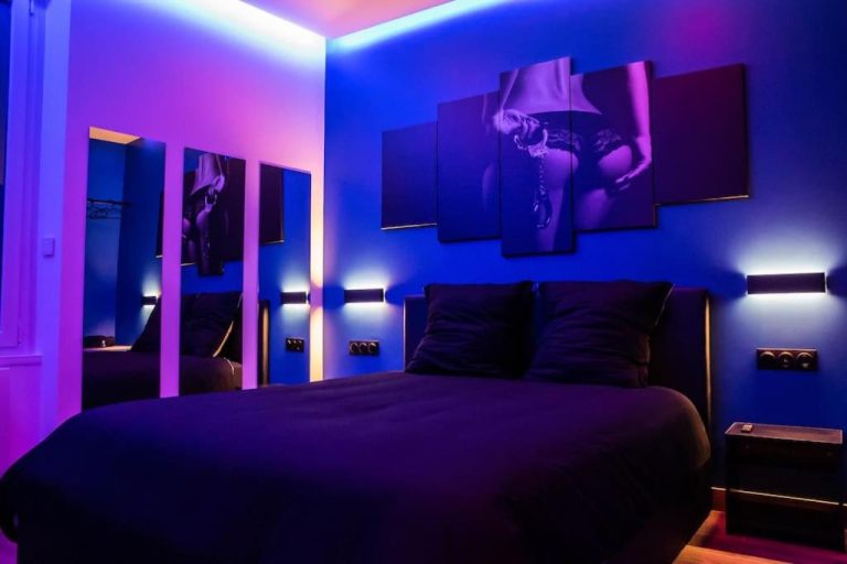BLUE NIGHT