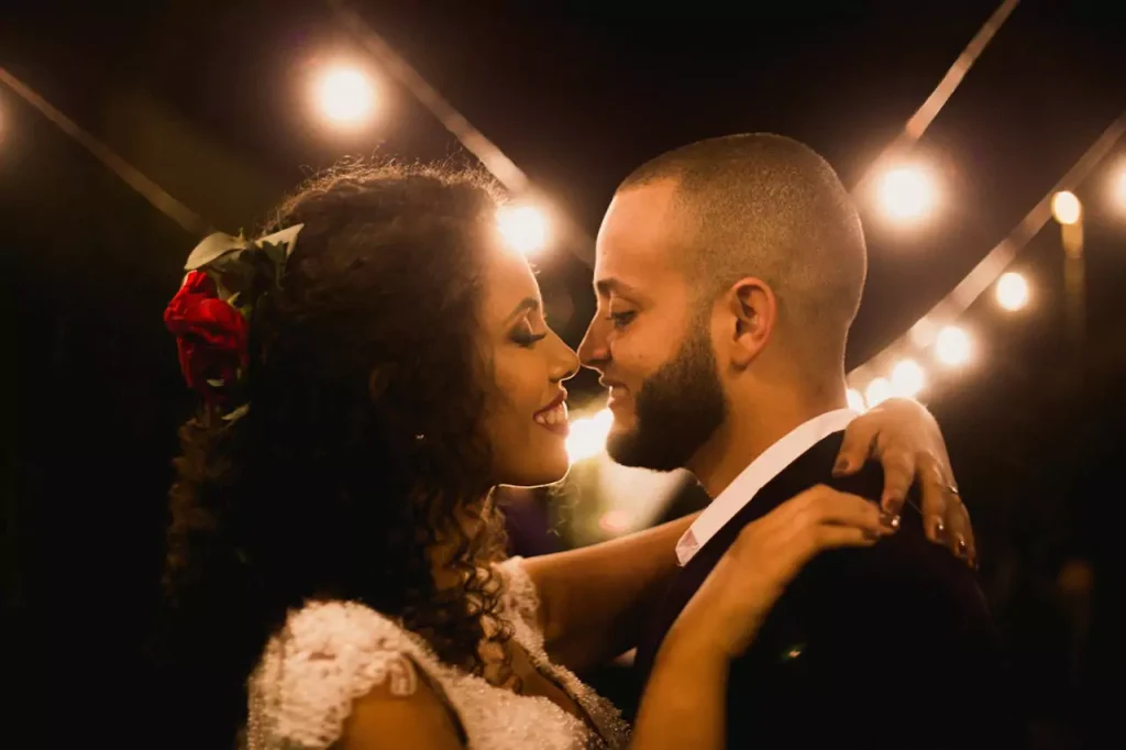 10 idées de soirées sexy pour pimenter les rendez-vous en couple à la maison