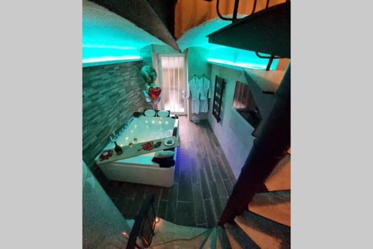 Arty room JACCUZI & SPA