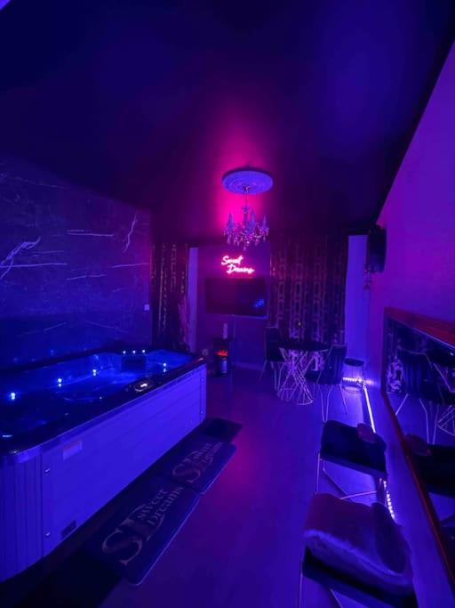 APPARTEMENT AVEC JACUZZI