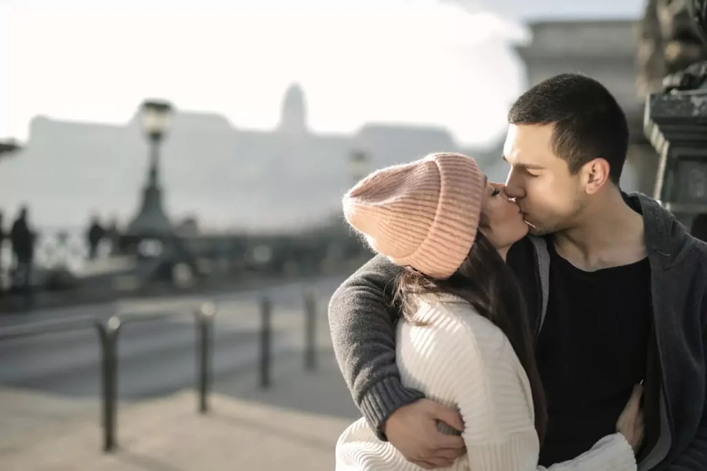 10 idées coquines à tester pour pimenter vos nuits (sans complexe)