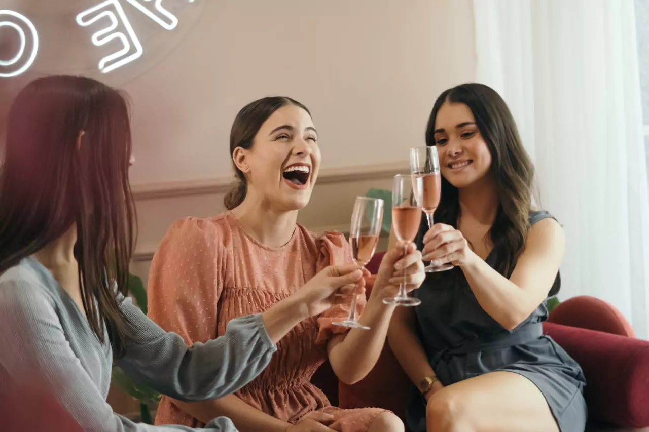 Enterrement vie de jeune fille avec champagne