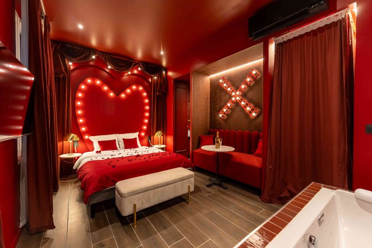 Suite Moulin des Rêves – Loveroom romantique avec balnéo privative à Martigues