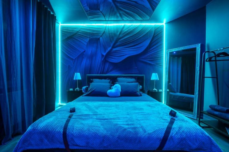 Love Room chez Luxuria – Hébergement Romantique à Avignon