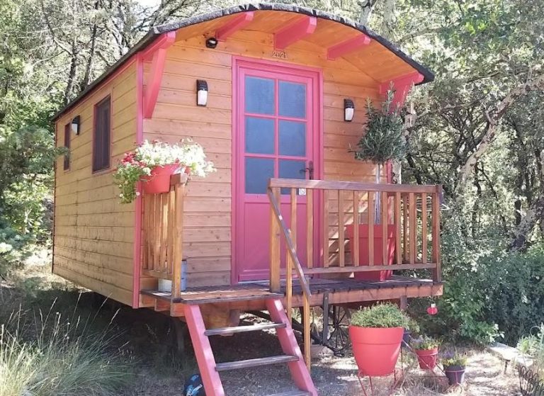 Roulotte avec piscine en Cévennes à Monteils