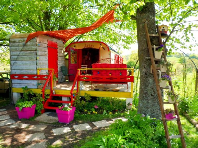 La Roulotte De Lola : Chambre d'hôtes à La Celle