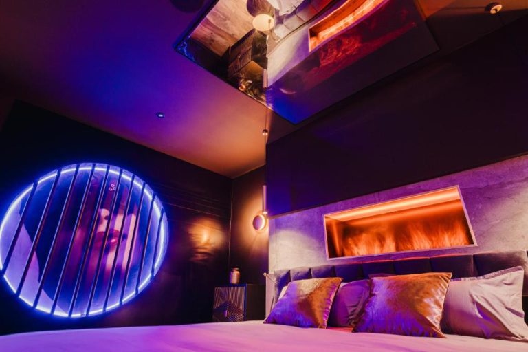 Love Room Les Private Places