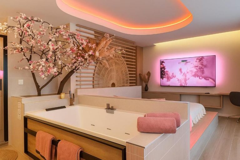 Blossom Suite Jacuzzi