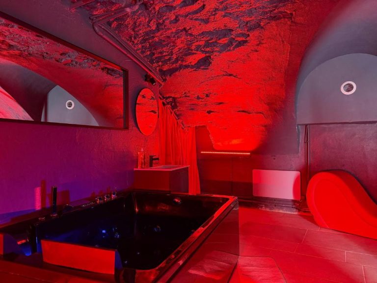 Ferrachat - Dark Desire Room